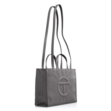Medium T. Shopping bags