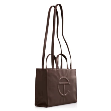 Medium T. Shopping bags